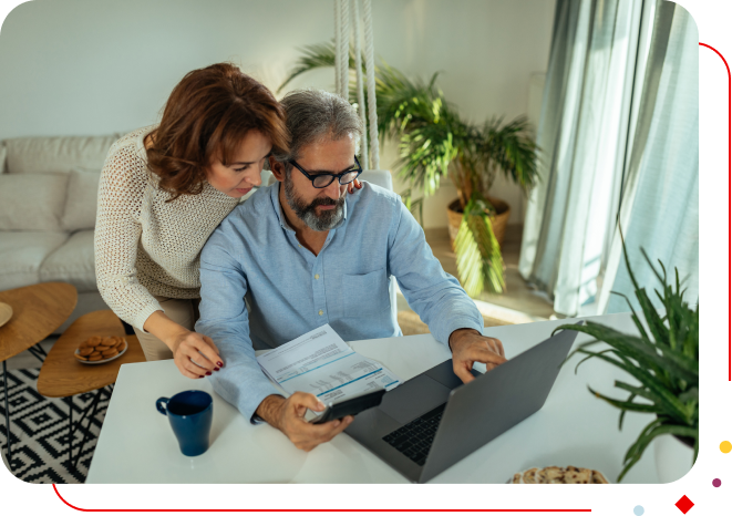 un couple faisant de la finance