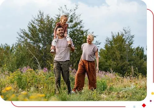 une famille dans un jardin