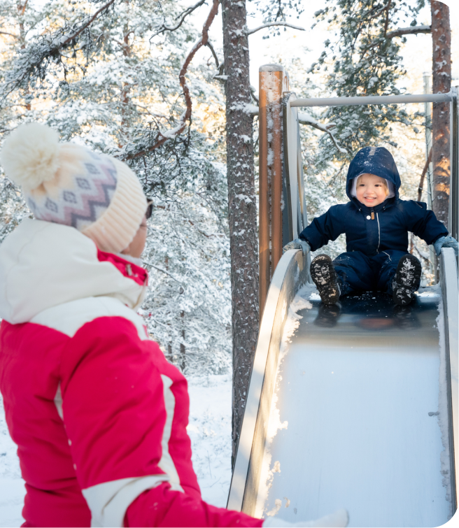 Mère et fils toboggan