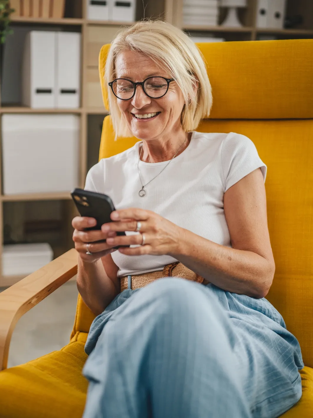 Vrouw aan de telefoon